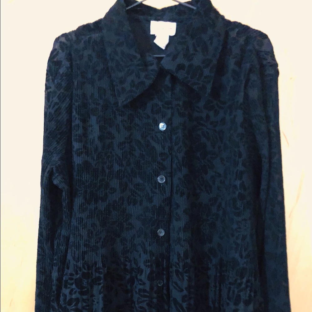FINAL MARKDOWN Long sleeve Black 2XL buttoned down blouse